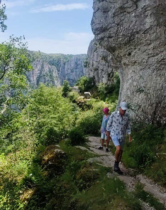 Compass Outdoor Adventures, Zagori Hiking Tour